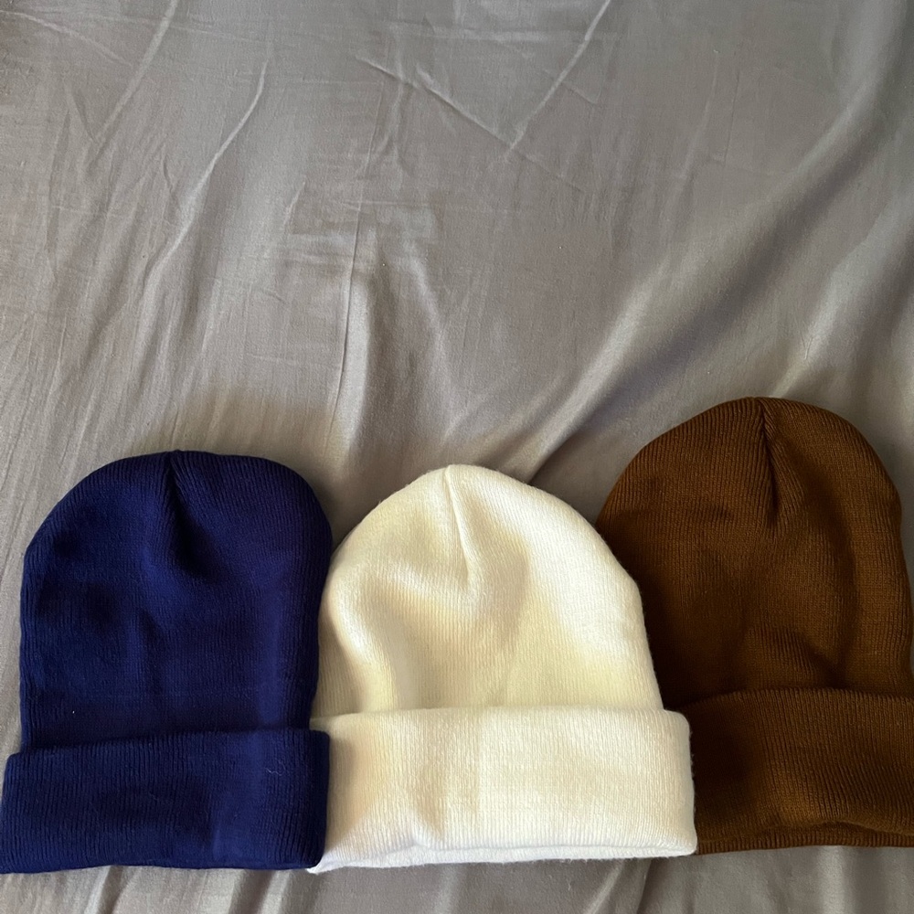 pack of three beanies